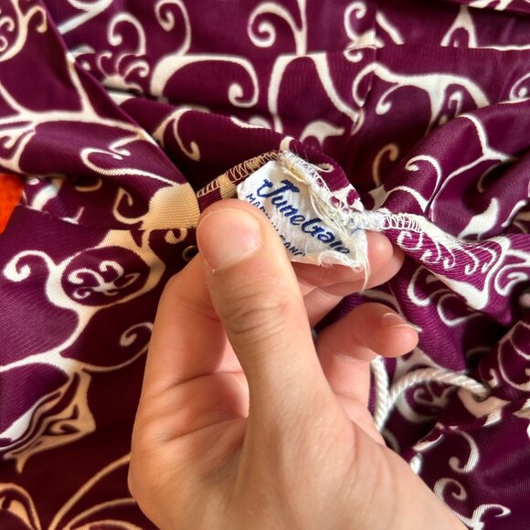 1970s vintage swirl print hooded tunic with bellsleeves from June Gale - made in - Picture 13 of 16